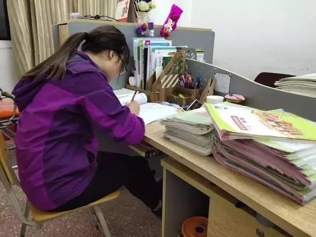 老師們的“夜生活”—東外小學(xué)部老師們的秘密 老師們的“夜生活”—東外小學(xué)部老師們的秘密