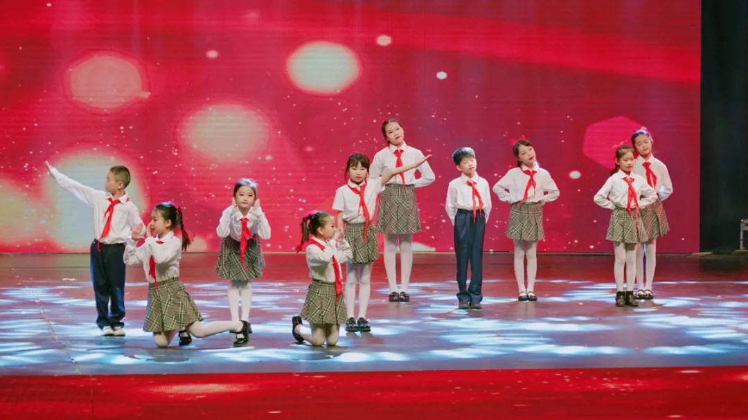 花兒向陽，童心向黨--東外萌娃參加洛陽市慶六一電視文藝匯演